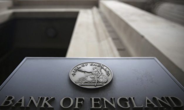 Sterling Slips vs Dollar, Euro as Vlieghe Fuels Rate Hopes