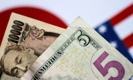 Dollar holds gains vs Yen, virus risks dominate