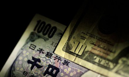 Yen, Euro gain on dollar as markets bet Fed will cut rates this month
