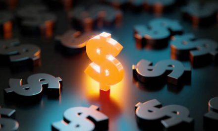 Dollar Down as Fed Minutes, U.S. Data Weighs